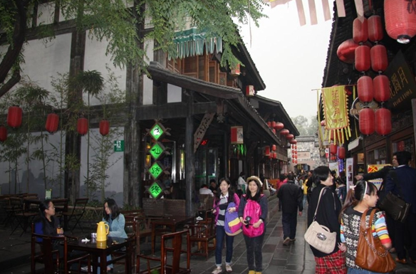 成都：高檔餐飲“全軍覆沒” 賣場餐飲異軍突起