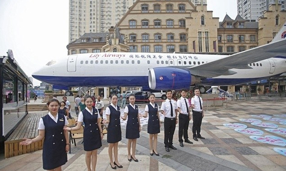 武漢最牛的飛機餐廳，300元可享受各國頭等艙餐飲和專業(yè)的空姐服務|餐飲界