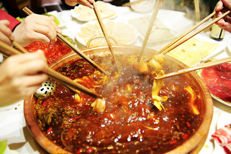 顧客為吃霸王餐 往火鍋里扔擦鼻子的紙|餐飲界