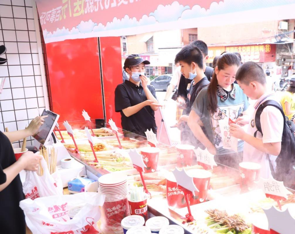 用微信可直接點外賣，騰訊推出企業(yè)推幫餐館自動攬客|餐飲界